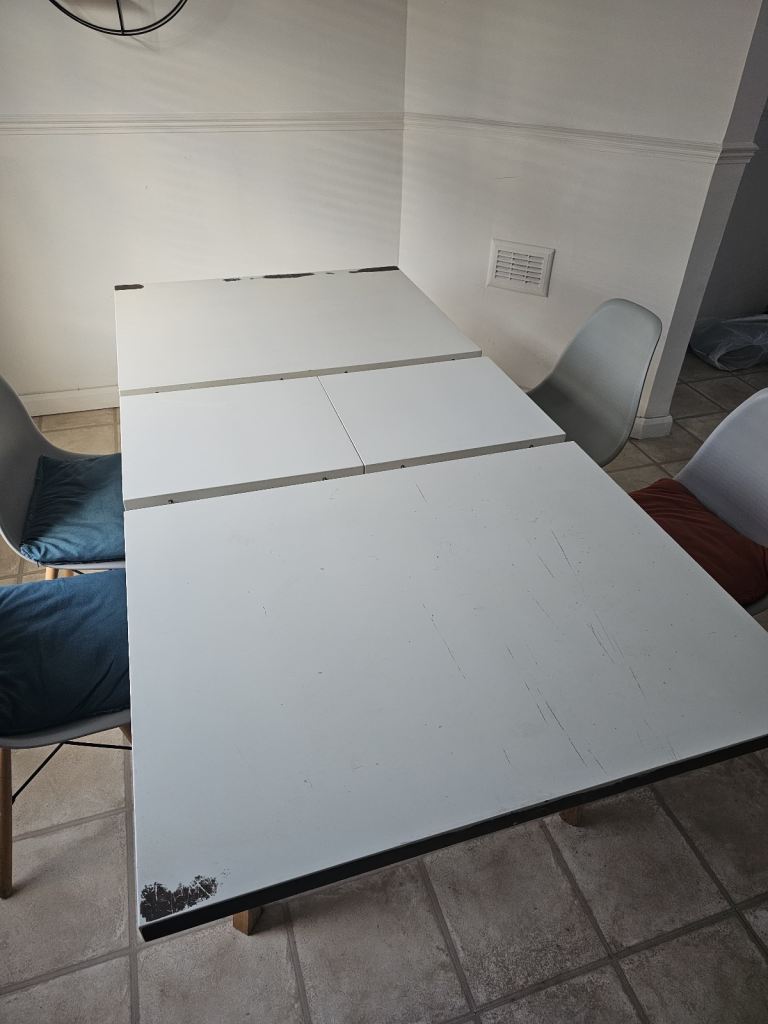 Extendable Dining Table with Wooden Legs – Fair Condition