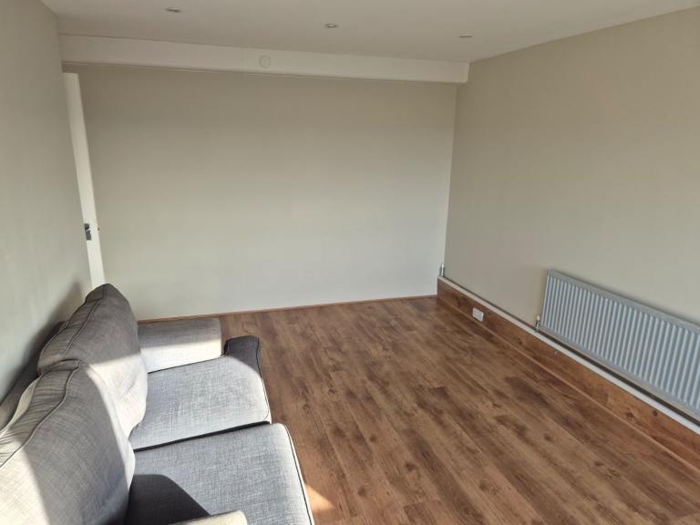 2 Bedroom Flat - LS9
