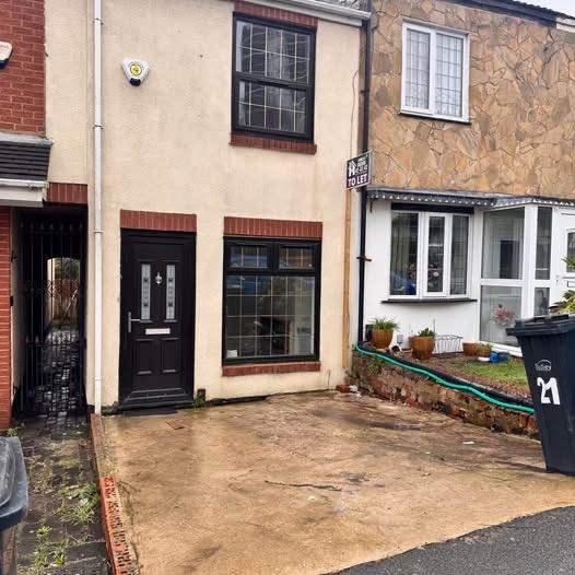 3 beds 1 bathroom – House in Dudley