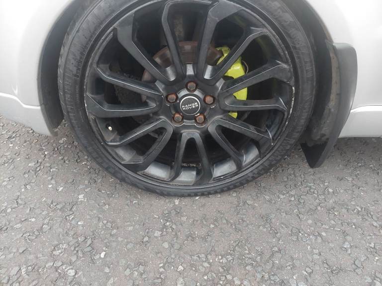 Range rover 22inch alloys with tyres 