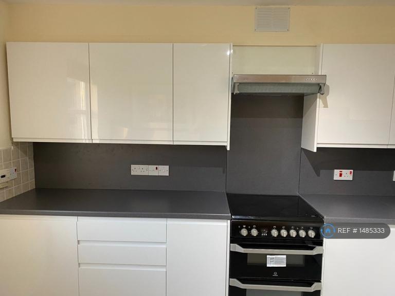 2 bedroom flat in Regent Walk, Aberdeen, AB24 (2 bed) (#1485333)