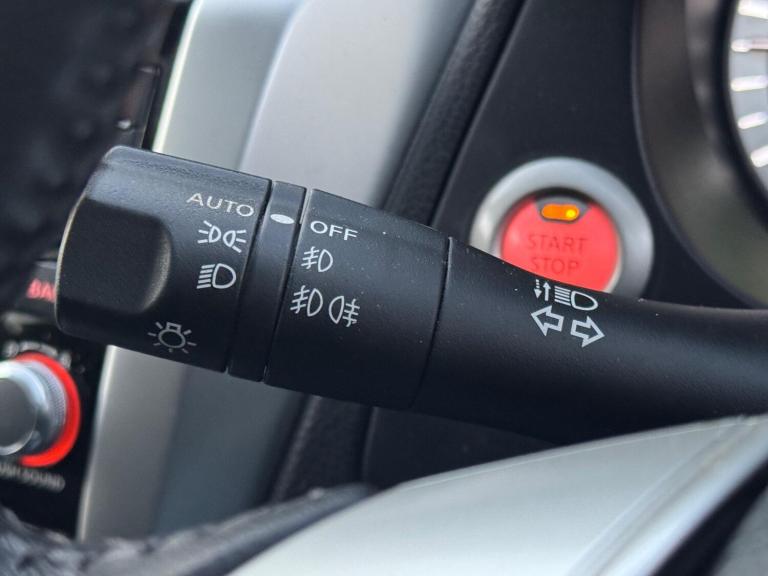  Nissan Navara 2.3 dCi N-Guard Auto 4WD Euro 6 4dr Diesel Automatic