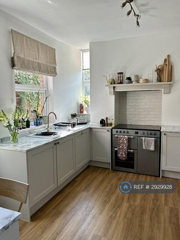 2 bedroom house in Hyde Road, Stockport, SK6 (2 bed) (#2929928)