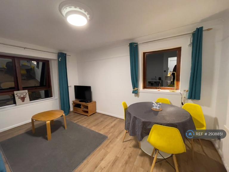 2 bedroom flat in Northland Avenue, Glasgow, G14 (2 bed) (#2938851)
