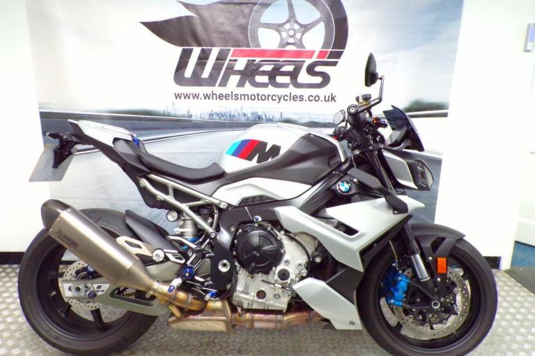 2025 BMW M1000R AKRAPOVIC EXHAUST FITTED
