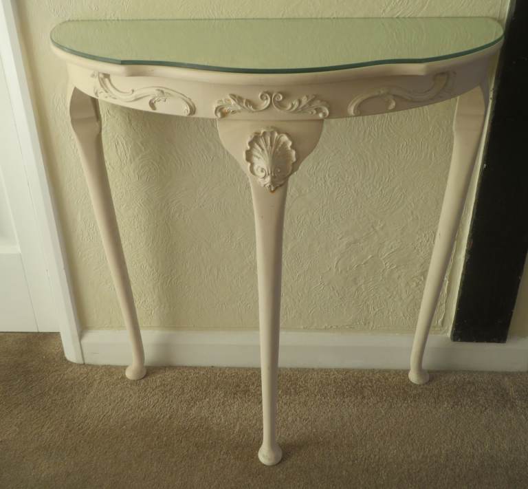 Cream Console Table with Glass Top – Good Condition