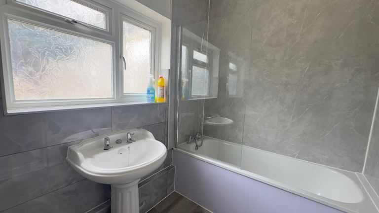 JUST BOUGHT 4 BED HSE - NEWLY DONE - MUST SEE PROPERTY CALLL NOW E12
