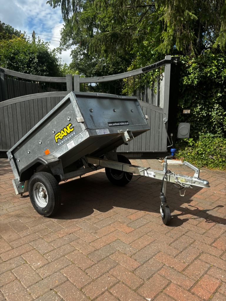  CAR CAMPING TRAILER TENT  FISHING STORAGE VAN X CROSS 