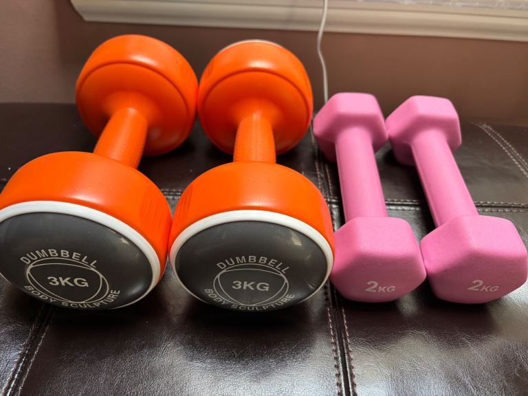 2 sets dumbbells weights 2 x 1kg/ 2 x 3kg