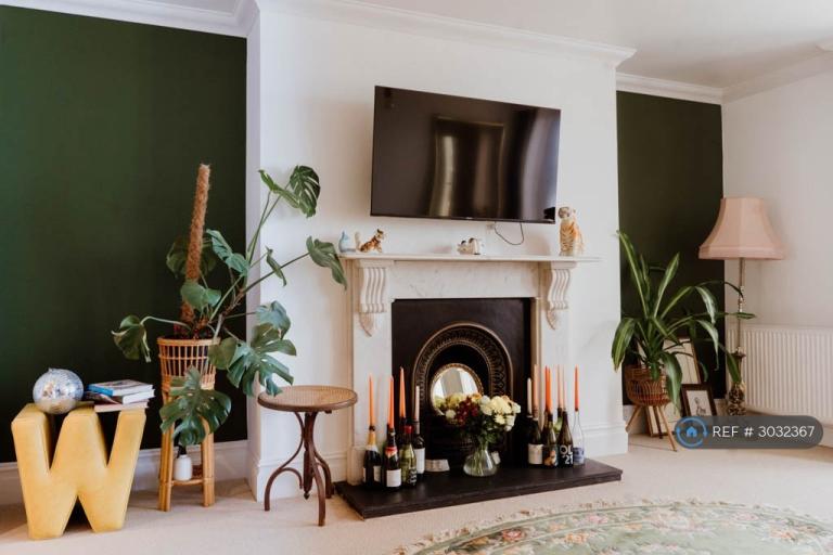 2 bedroom flat in St Aubyns Gardens, Hove, BN3 (2 bed) (#3032367)
