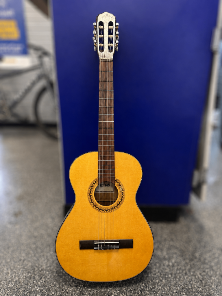 Classic Acoustic Guitar – Good Condition, Natural Wood Finish