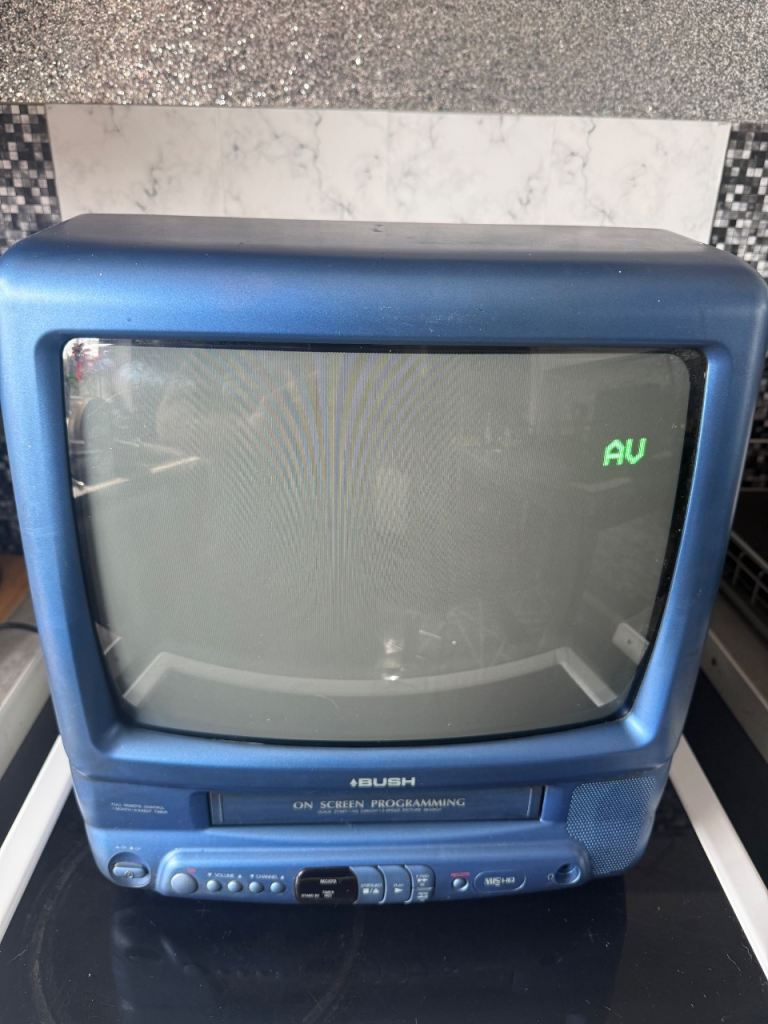 Bush 17" inch CRT TV Video Combo Retro Gaming Display Television Built in VHS VCR