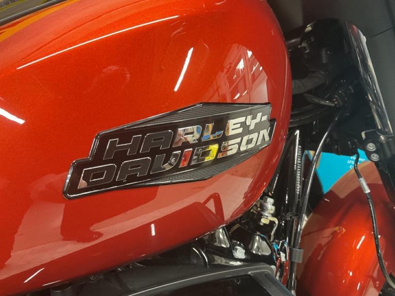 HARLEY-DAVIDSON STREETGLIDE