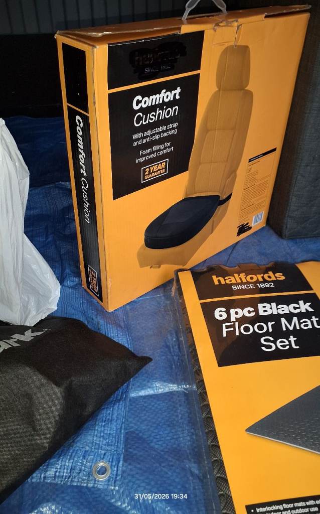 Halfords car items seat covers Mat kit Luxury seat cushion