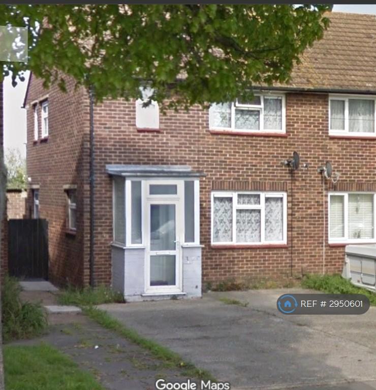4 bedroom house in Newington Avenue, Southend-On-Sea, SS2 (4 bed) (#2950601)