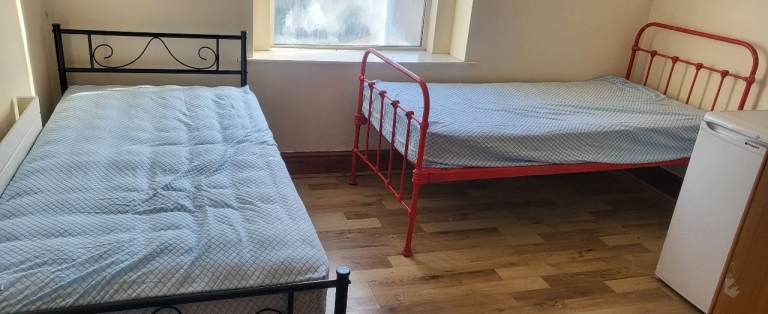 Double room to let 