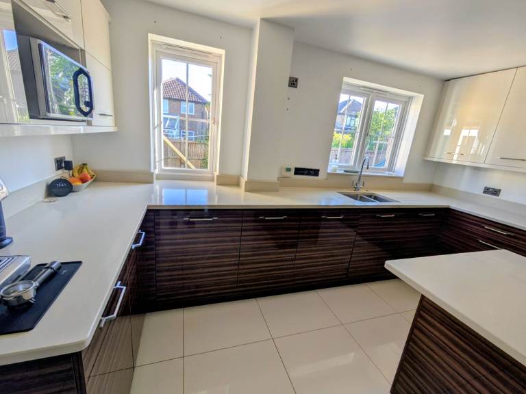 Quartz Worktops – 30mm Thick – Excellent Condition