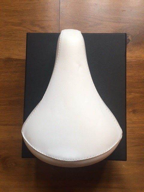 Bike seat for adult bike, white