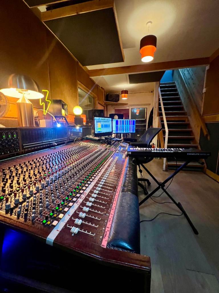 Professional music studio  - Timeshare