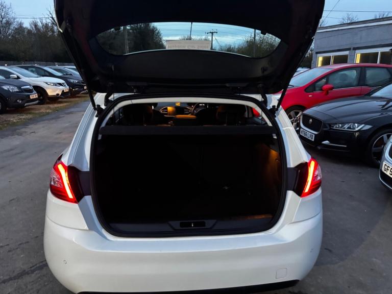 2015 Peugeot 308 1.2 PureTech 130 Active 5dr HATCHBACK PETROL Manual