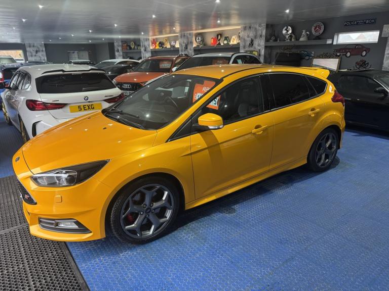 FORD FOCUS 2.0 TDCi ST-3 Yellow Auto Diesel 2018