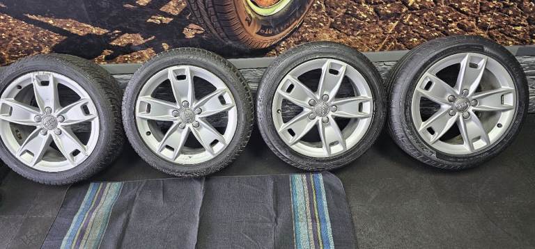 Audi Genuien 17 alloy wheels + 4 x tyres 225 45 17