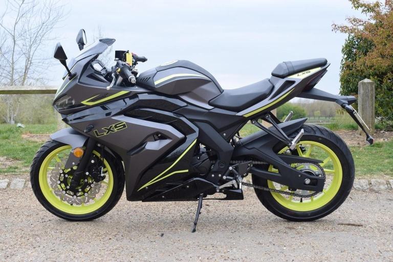 LEXMOTO LXS 125 EURO 5 2025 Petrol Manual in Black