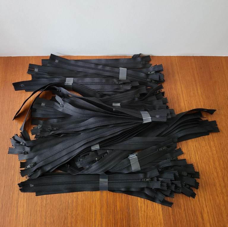Nylon zips (9 inch)
