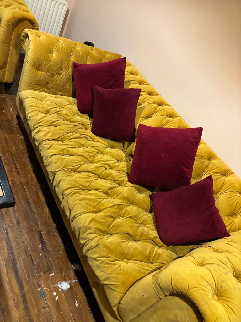 Mustard chesterfield sofa 