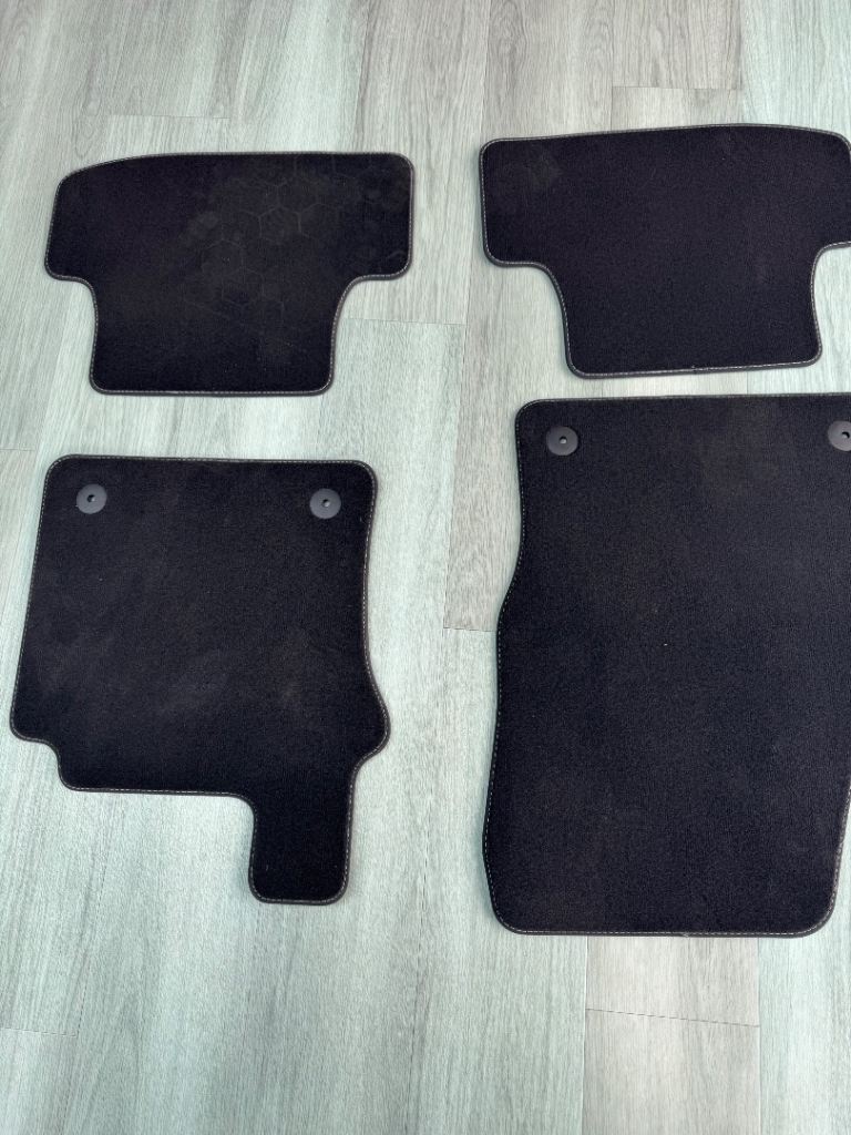 VW T-Roc genuine carpet car mat set