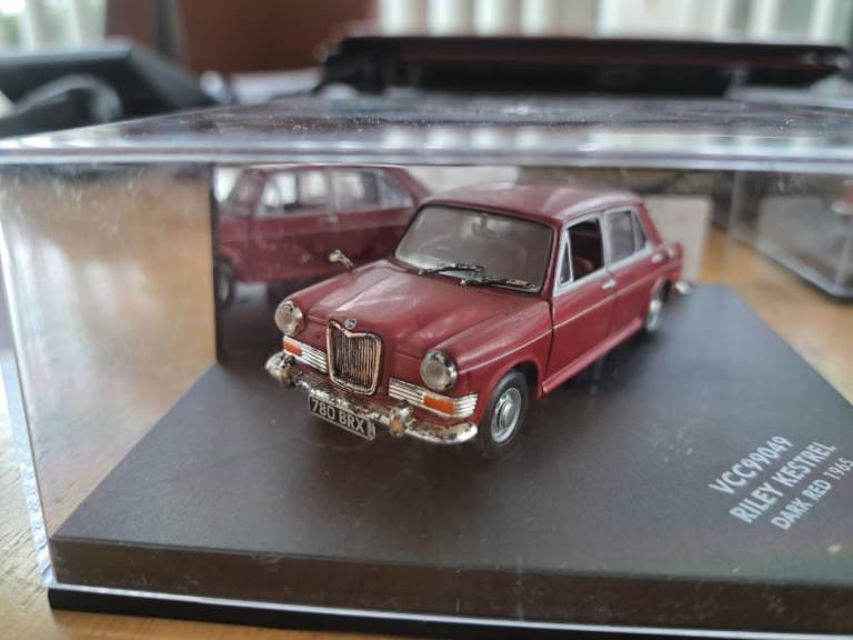 Vitesse Riley Kestrel Toy Collectible