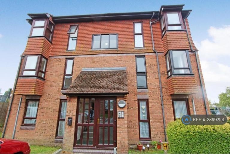 Studio flat in Meon Close, Petersfield, GU32 (#2899254)