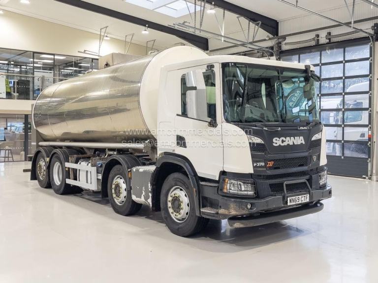 2020 (69) SCANIA P370 XT TANKER 8X2 REARLIFT