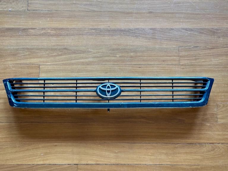 Toyota Carina e Front Grille