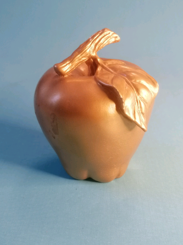 3,9 inch. Apple home decorative Accent. 
