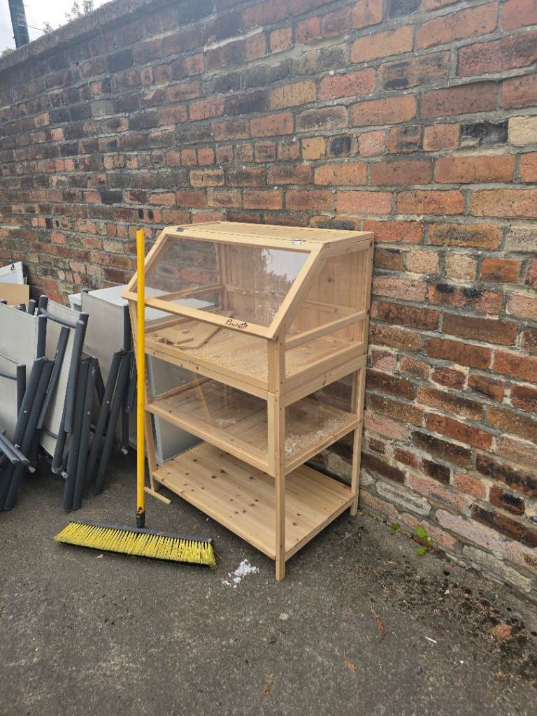 Free Hamster cage/run