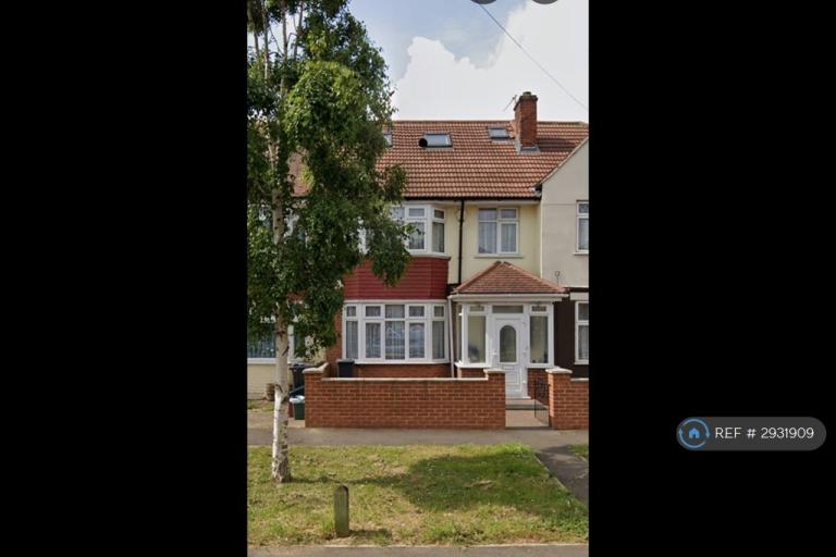 4 bedroom house in Ellerdine Road, Hounslow, TW3 (4 bed) (#2931909)