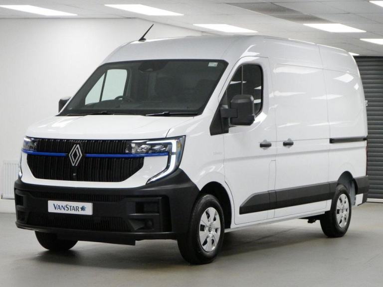 76 RENAULT MASTER MM35 2.0 BLUEDCI 130 BHP L2 MEDIUM ADVANCE EDITION