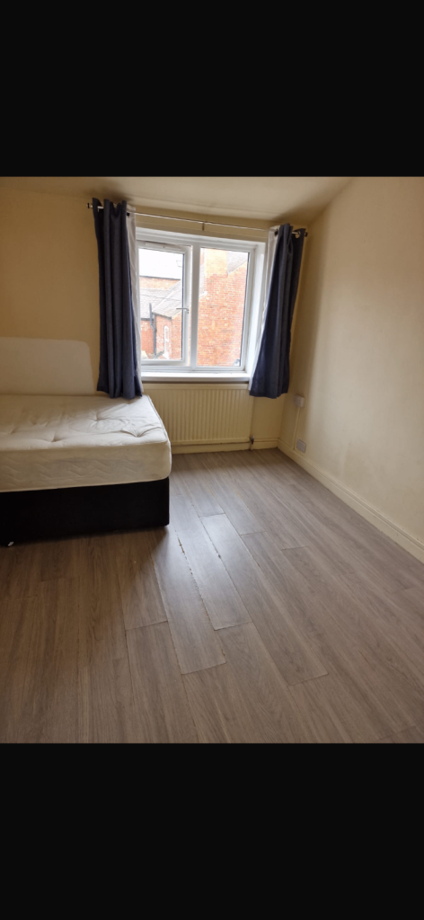 2 bedroom flat NG7 Alferton, 5 mins to city centre! Available Oct 25!