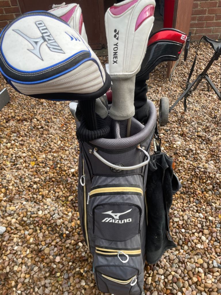 Ladies/juniors golf set