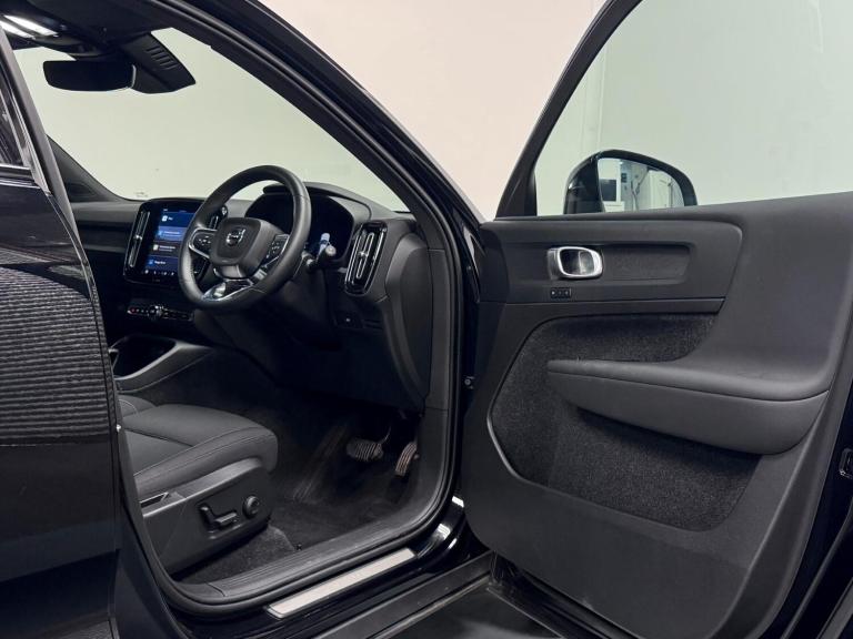 2023 Volvo XC40 Plus P8 AWD (408 hp) ESTATE Electric Automatic