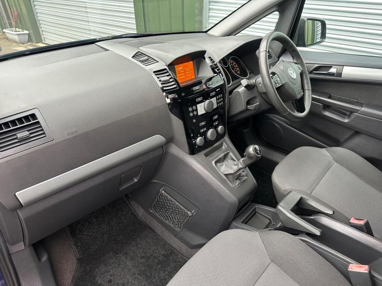 2014 Vauxhall Zafira 1.8 16V Exclusiv Euro 5 5dr MPV Petrol Manual