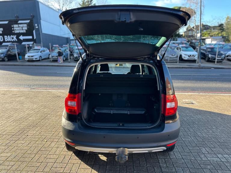 2011 Skoda Yeti 2.0 TDI SE Plus 4WD Euro 5 5dr HATCHBACK Diesel Manual