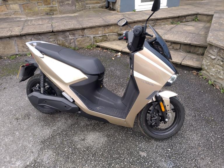 HORWIN SK3 ELECTRIC SCOOTER 125cc Equivalent 2025 / 25 @ MCD CARS 