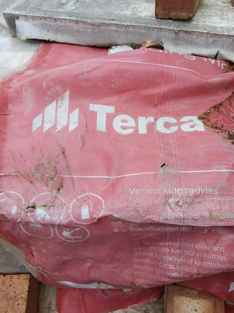 600 Terca Sand colour bricks.