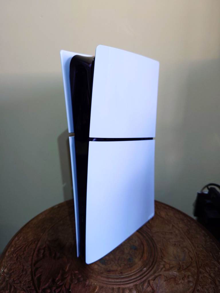 Ps5 slim digital console & cables