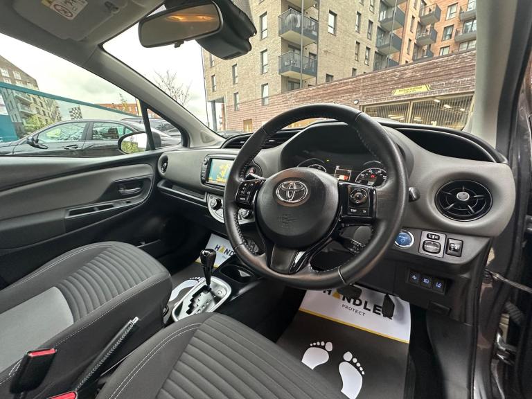 2017 Toyota Yaris 1.5 VVT-h Icon E-CVT Euro 6 (s/s) 5dr HATCHBACK Petrol/Electric Hybrid Automatic