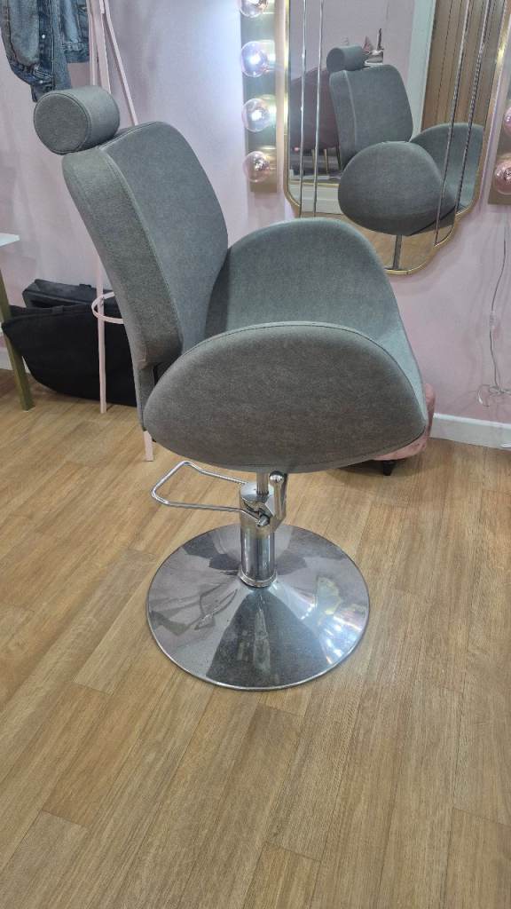 Barber / lash chair 