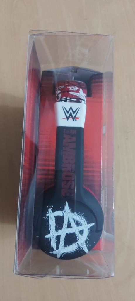 WWE wired headphones