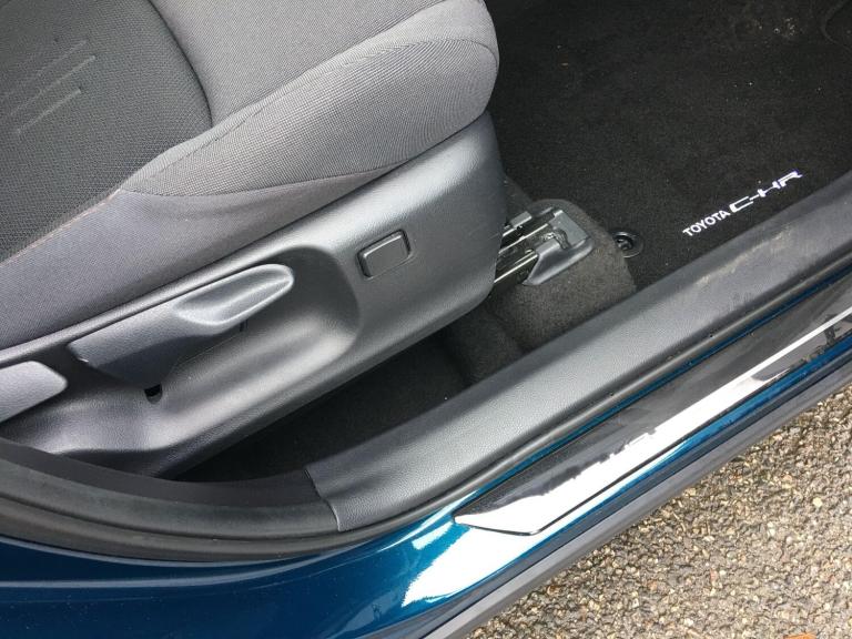 2024 Toyota C-HR 1.8 Hybrid Design 5dr CVT HATCHBACK PETROL/ELECTRIC Automatic